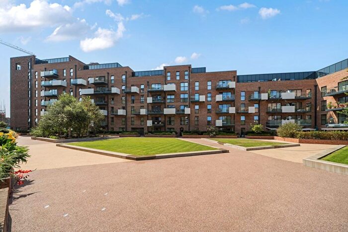 2 Bedroom Flat For Sale In Purbeck Gardens, London, SE26