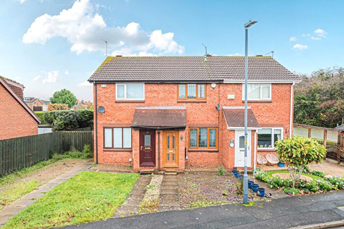 2 Bedroom Terraced House For Sale In Hawthorn Avenue, Tadcaster, LS24