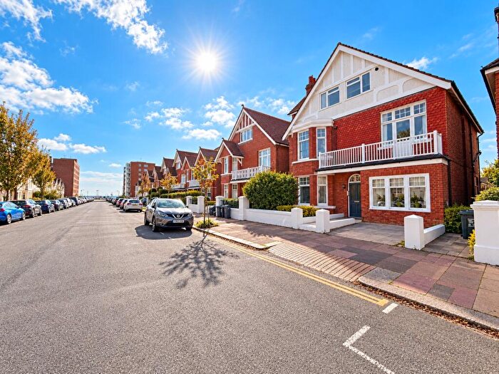 2 Bedroom Flat For Sale In Carlisle Road, Hove, BN3