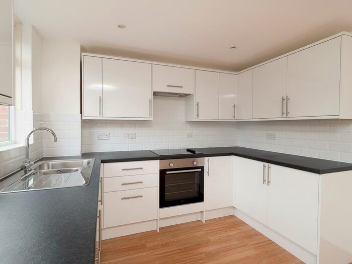 4 Bedroom Terraced House To Rent In Rosehill, Sutton, Surrey, SM1