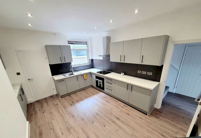 3 Bedroom House To Rent In Sumner Road, Salford, M6
