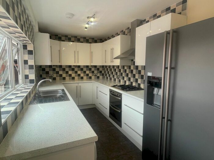 3 Bedroom Semi-Detached House To Rent In Torsway Avenue, Blackpool, FY3