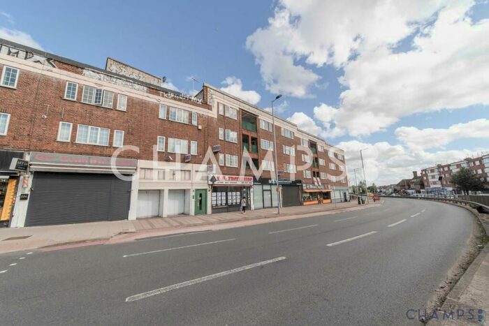 4 Bedroom Terraced House To Rent In Cheyne Walk, London, NW4