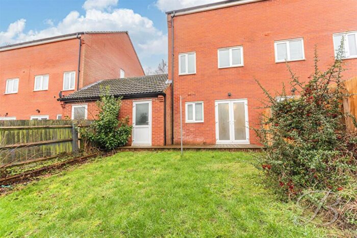 3 Bedroom Town House For Sale In Bathurst Terrace, Langwith, Mansfield, NG20