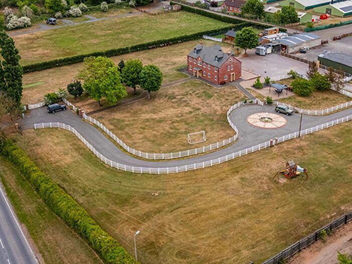 6 Bedroom Detached House For Sale In Glen Holt, Gainsborough Road, Girton, Newark, Nottinghamshire, NG23