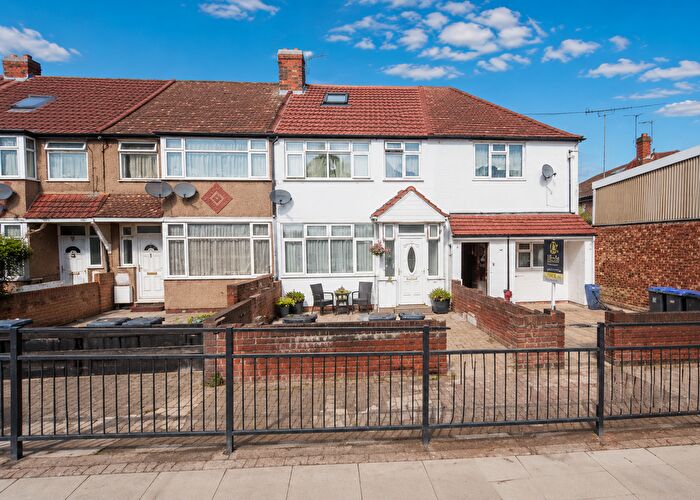 2 Bedroom Terraced House For Sale In Western Road, Southall, UB2