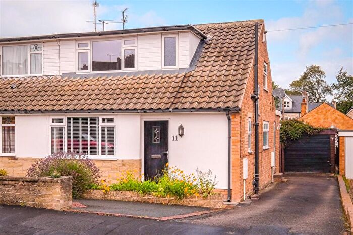 3 Bedroom Semi-Detached Bungalow For Sale In Sefton Drive, Brighouse, HD6