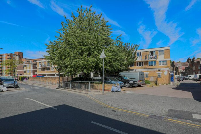 5 Bedroom Maisonette To Rent In O'leary Square, London, E1