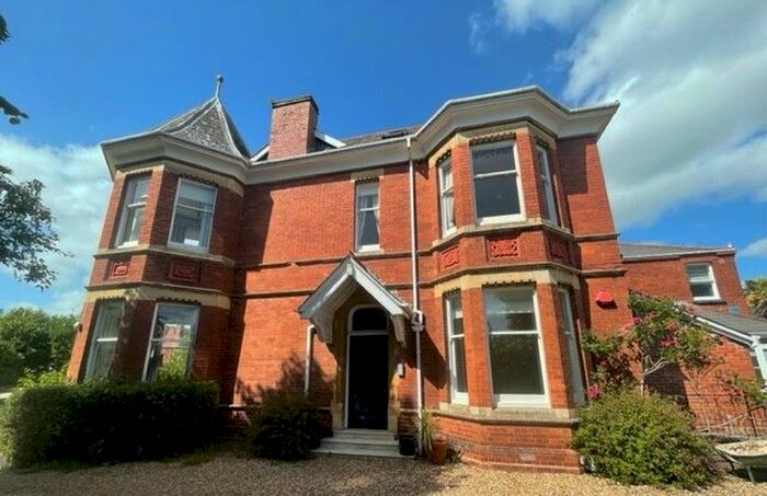 2 Bedroom Flat To Rent In Spicer Road, St. Leonards, Exeter, EX1
