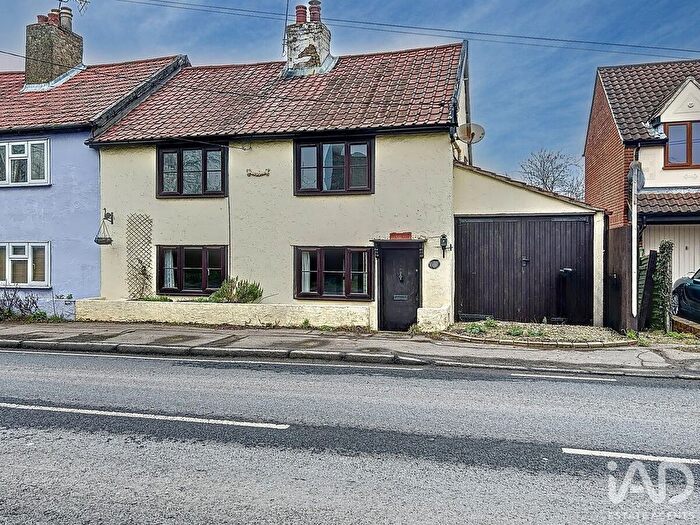 3 Bedroom Semi-detached House For Sale In The Street, Bishop's Stortford, CM22
