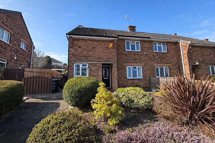 3 Bedroom Semi Detached House For Sale In Ridgeview Gardens, Idlethorp, BD10