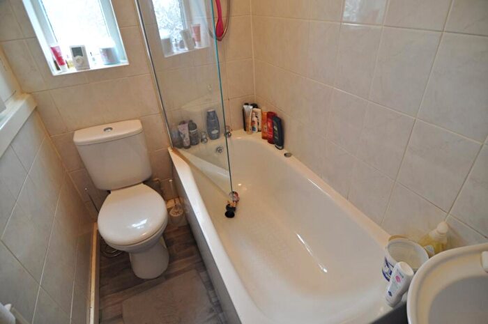 2 Bedroom House To Rent In Spring Street, Barnsley, S70