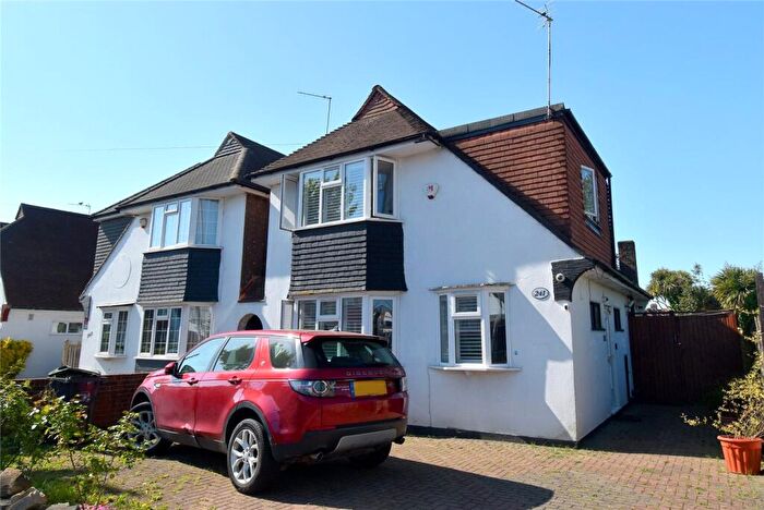 3 Bedroom Link Detached House For Sale In South Lane, New Malden, KT3