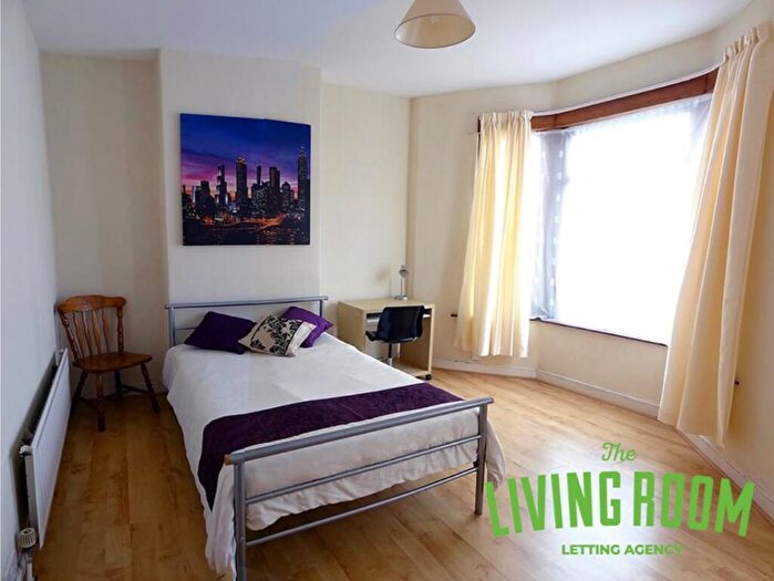 5 Bedroom House To Rent In Dogfield Street, Cathays, Cardiff, CF24