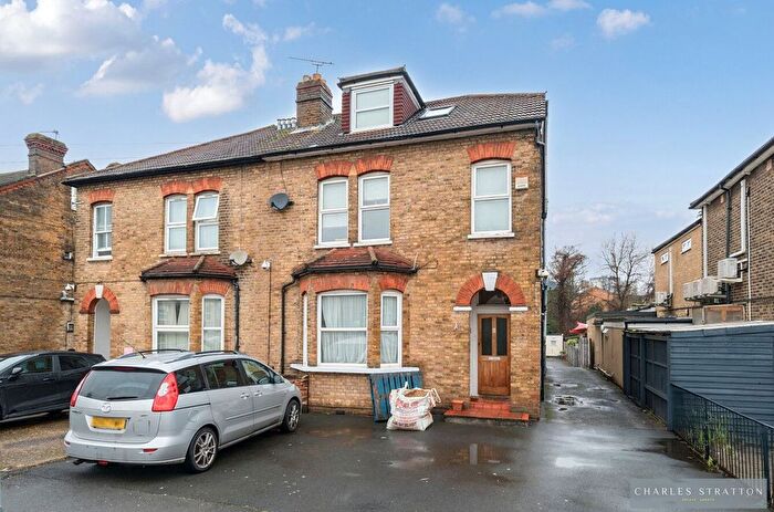 1 Bedroom Flat For Sale In Eastern Road, Romford, RM1