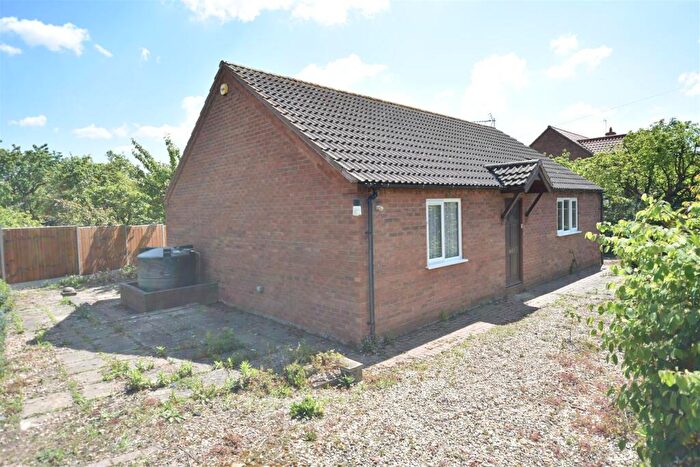 2 Bedroom Detached Bungalow For Sale In Rectory Street, Beckingham, Lincoln, LN5