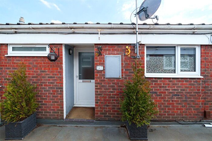 1 Bedroom Apartment For Sale In Liscombe, Bracknell, Berkshire, RG12