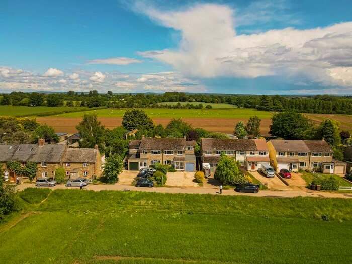 4 Bedroom Semi-Detached House For Sale In Hinton Waldrist, Faringdon, SN7