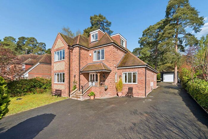 5 Bedroom Detached House For Sale In Beechwood Drive, Marlow, SL7