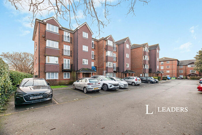 2 Bedroom Flat To Rent In Jemmett Close, Kingston Upon Thames, KT2