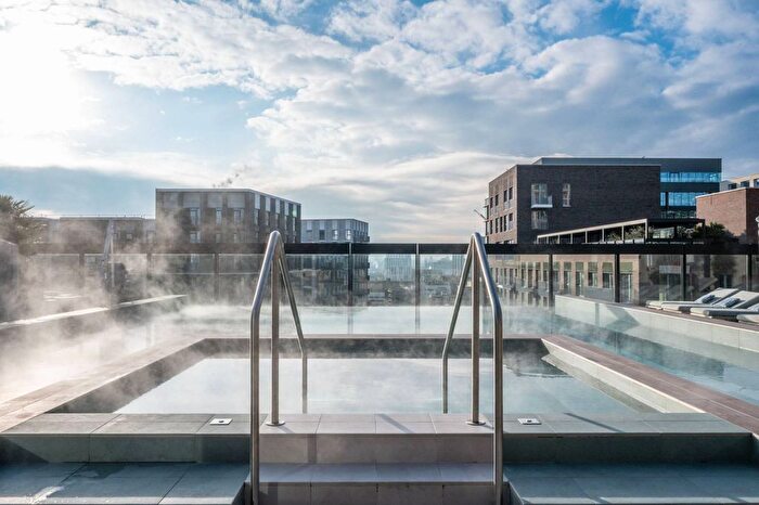 1 Bedroom Flat To Rent In Bloom East, Nine Elms Lane, Nine Elms, London, SW11