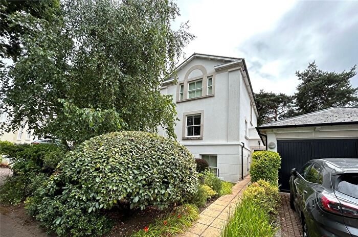 2 Bedroom Flat To Rent In Calverley Park Gardens, Tunbridge Wells, Kent, TN1