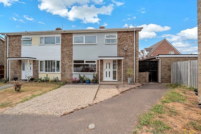 3 Bedroom Semi Detached House For Sale In Mitre Close, Bury St. Edmunds, IP30