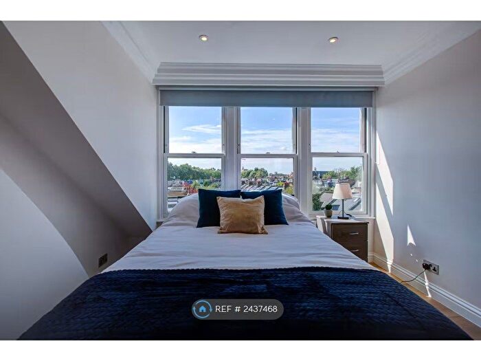 2 Bedroom Flat To Rent In Wandsworth Bridge Road, Fulham, London, SW6
