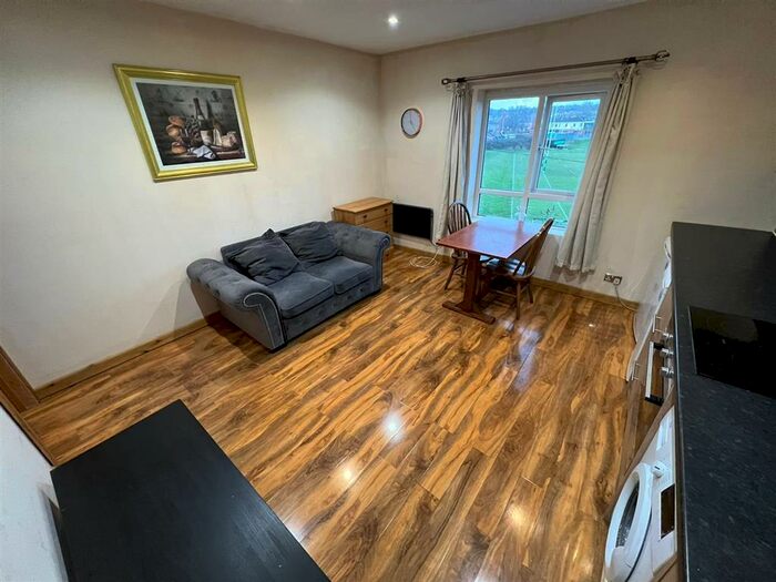 1 Bedroom Flat To Rent In Newport Road, Cardiff, CF24