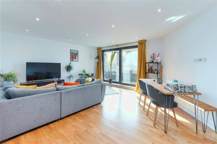 2 Bedroom Flat To Rent In Prince Edward Road, Hackney Wick, London, E9