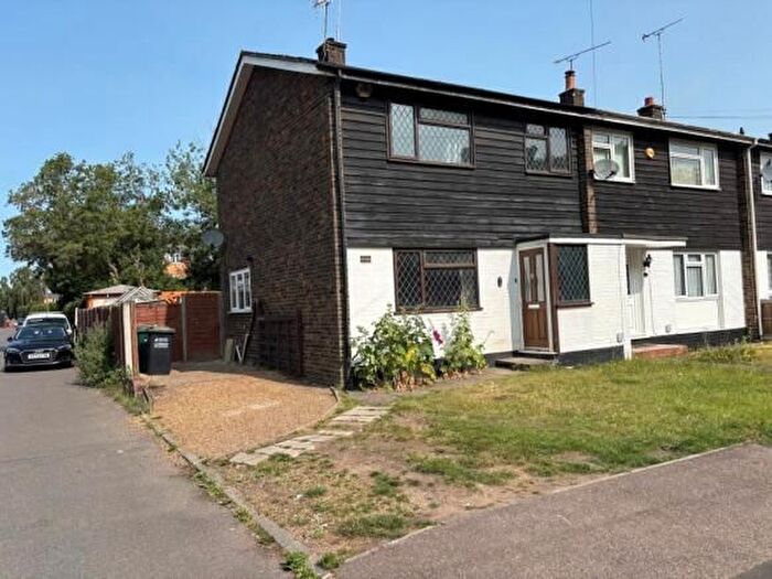 3 Bedroom End Terrace House For Sale In Longmore Close, Maple Cross, WD3