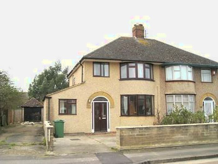 6 Bedroom Semi-Detached House To Rent In Bedroom Hmo For Sharers, Lyndworth Close, OX3