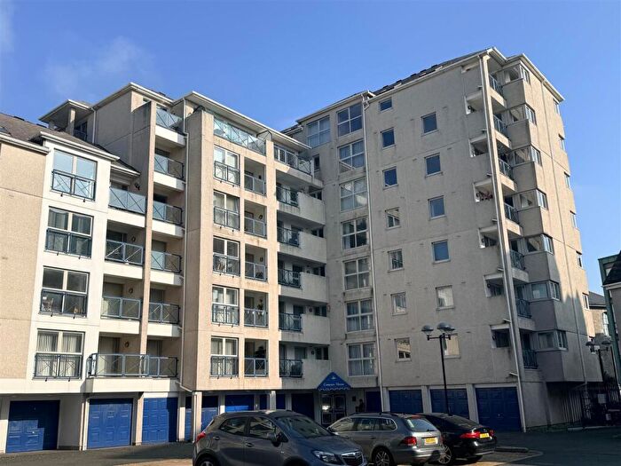 2 Bedroom Apartment For Sale In Mariners Court, Plymouth, PL4