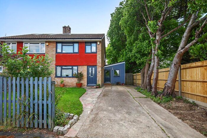 3 Bedroom Semi-Detached House For Sale In Greenfields Way, Horsham, RH12