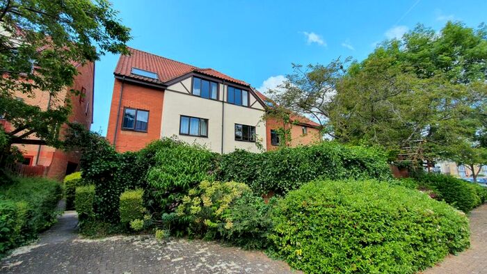 2 Bedroom Apartment To Rent In John Cabot Court, Baltic Wharf, Bristol Harbourside, BS1