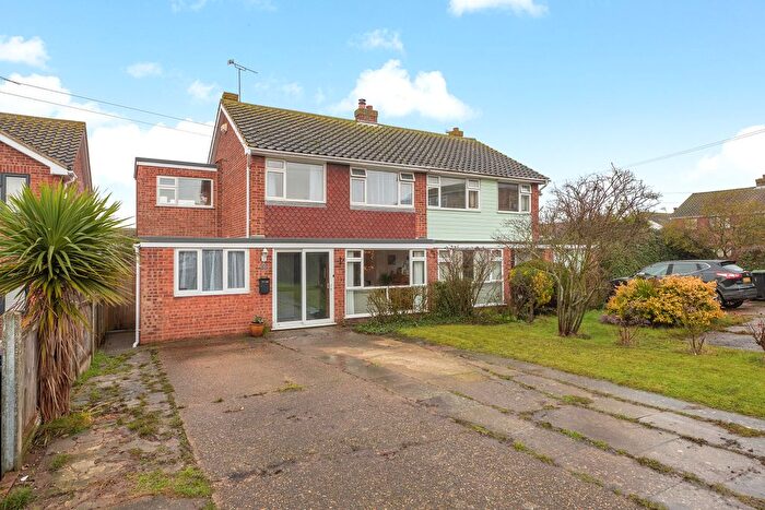 5 Bedroom Property For Sale In Lambs Walk, Whitstable, CT5