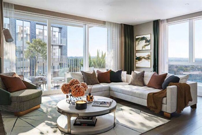 2 Bedroom Apartment To Rent In Gasholder Place, Kennington Lane, London, SE11