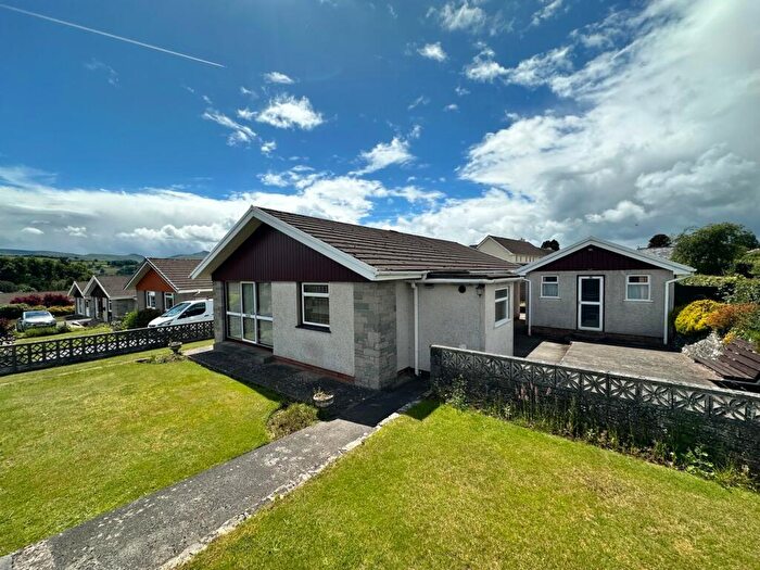 3 Bedroom Detached Bungalow For Sale In Pendre Close, Brecon, LD3