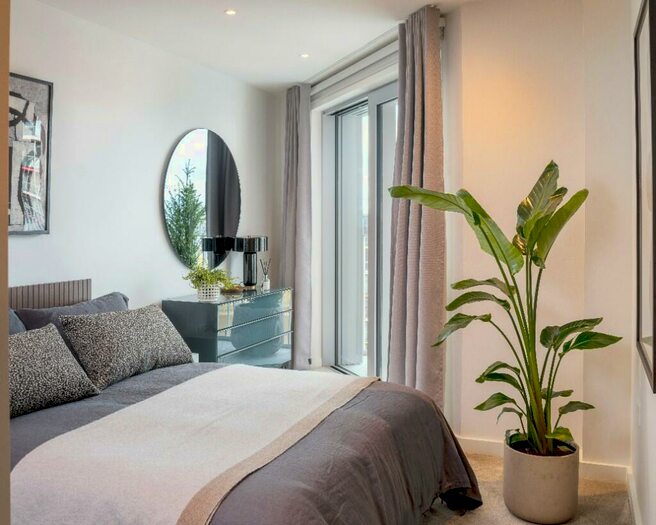 Studio To Rent In Nine Elms Lane, London, SW11