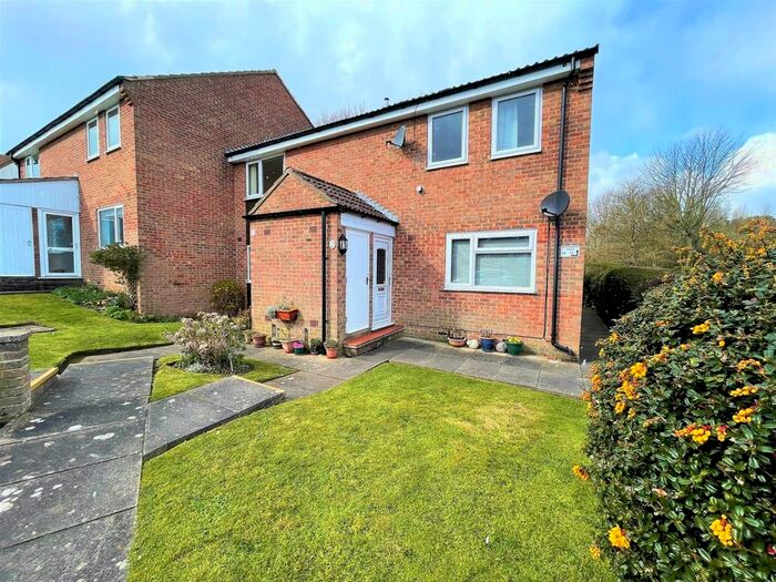 1 Bedroom Flat To Rent In Settrington Road, Scarborough, YO12