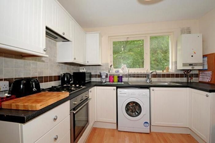 2 Bedroom Maisonette To Rent In Thornhill, Bracknell, RG12