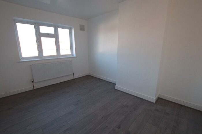 3 Bedroom Terraced House For Sale In Moorside Road, Bromley, BR1