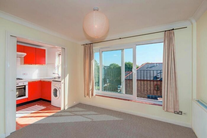 1 Bedroom Flat To Rent In Grenville Road, Finsbury Park, London N19