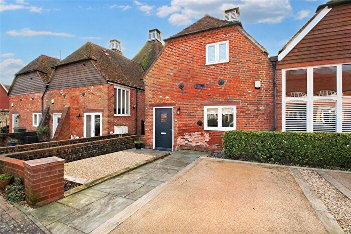 2 Bedroom Maisonette To Rent In Oast Lane, Upper Froyle, Alton, Hampshire, GU34