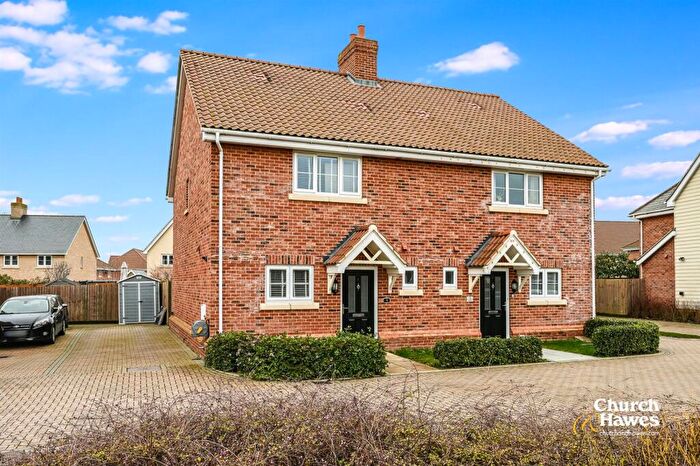 3 Bedroom Semi Detached House For Sale In Elm Way, Latchingdon, CM3