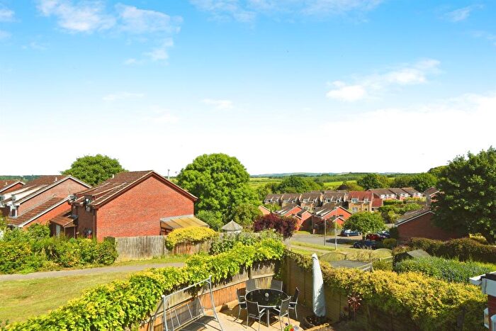 4 Bedroom Detached House For Sale In Priory Green, Highworth, Swindon, SN6