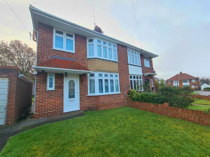 3 Bedroom Semi-Detached House To Rent In St Annes Gardens, Woolston, SO19