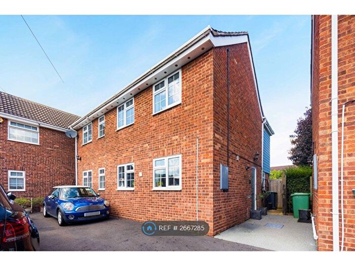 4 Bedroom Detached House To Rent In Spencer Close, Stansted, CM24