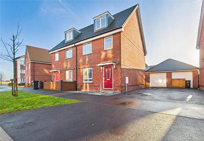 3 Bedroom Semi Detached House For Sale In Fullbrook Avenue, Spencers Wood, Reading, Berkshire, RG7