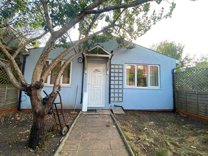 1 Bedroom Detached House To Rent In Honeysuckle Gardens, Walthamstow, E17